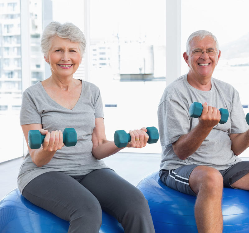 Bonnes habitudes pour les personnes d'âge moyen et les personnes âgées pour rester en bonne santé